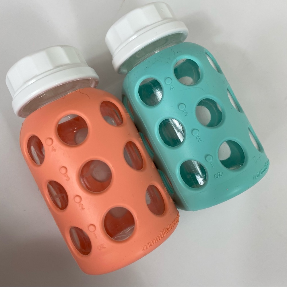 Life factory 2 glass bottles with silicone covers